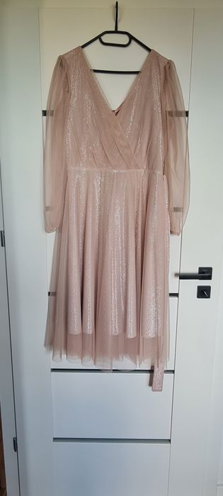 Elegancka sukienka okolicznościowa