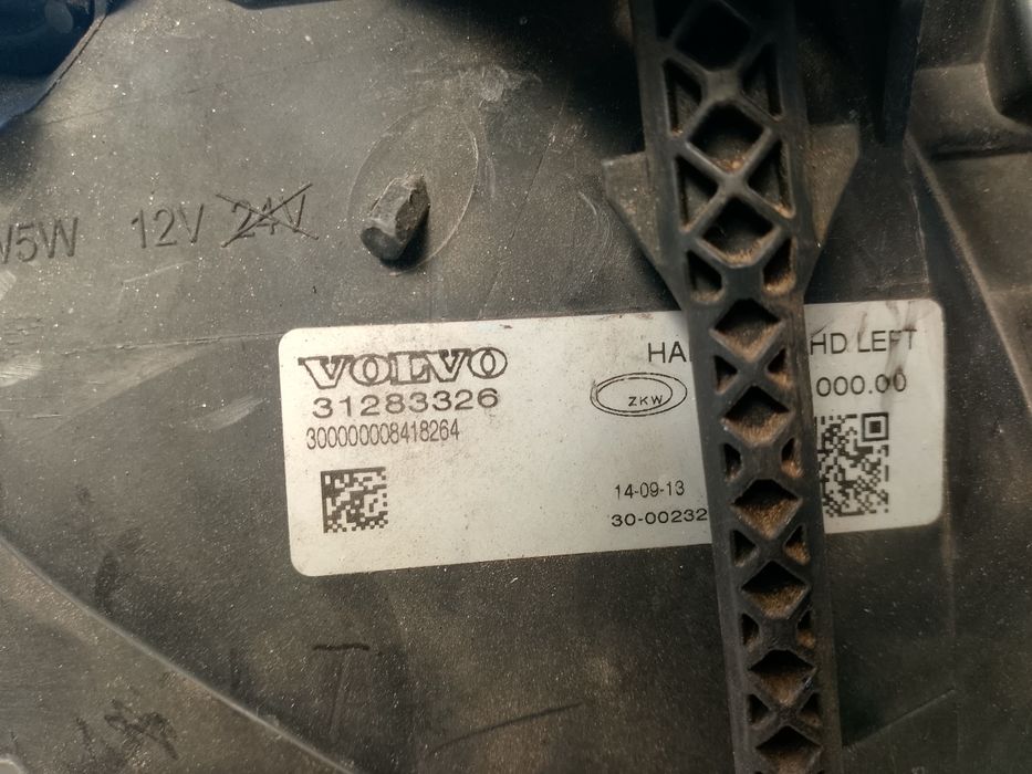 Farol esquerdo Volvo V40/ 31283326