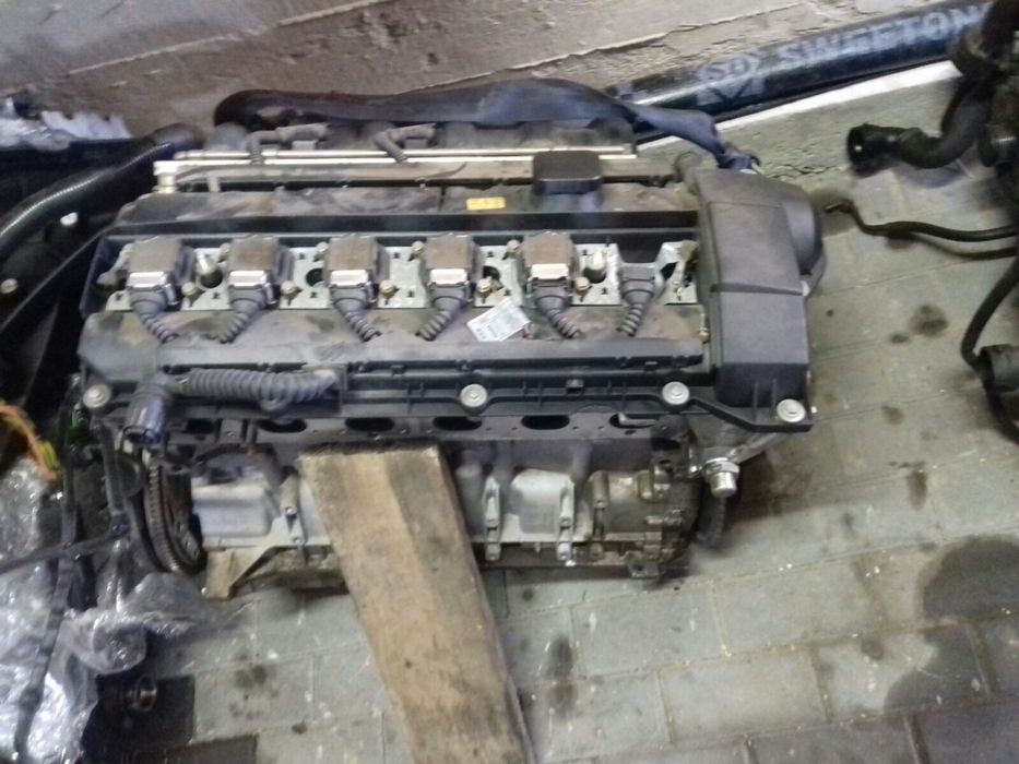 Клапанна Кришка BMW E38 Е39 E46 E53 E60 E65 E70 Е83 Е87 Е90 Е91 Е92