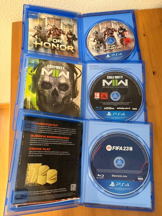 PS4 Slim 1TB + 3 Jogos (Pronta a Jogar - 99€)