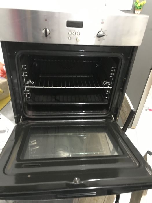 Estou a vender um forne segunda mao