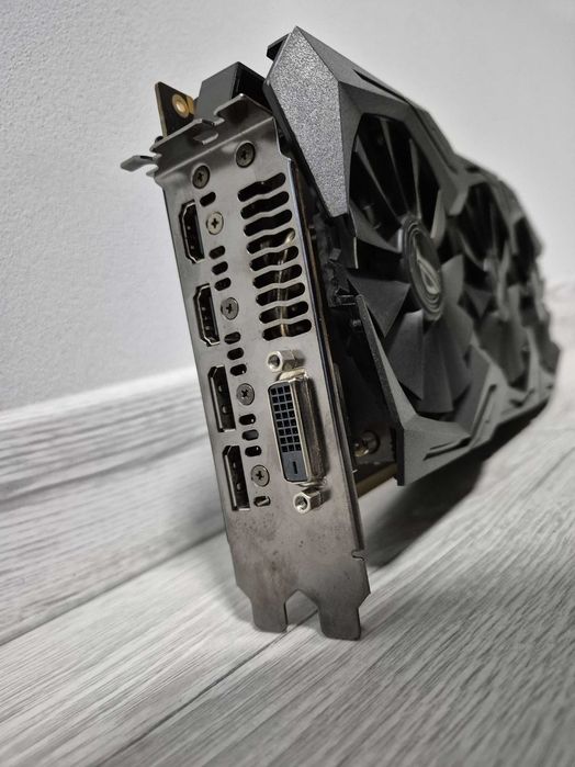 ігрова відеокарта ТОП версія GTX1080Ti 11GB 352bit ASUS ROG STRIX