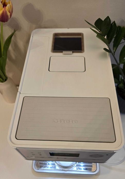 Ekspres Miele CM 6350 biały, LED, menu PL, One Touch, Aromatic, 15bar