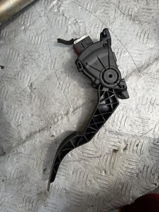 Педаль газа 159 год 07 alfa romeo 159