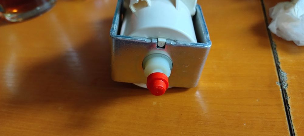 Pompka do expresu DeLonghi EP5GW