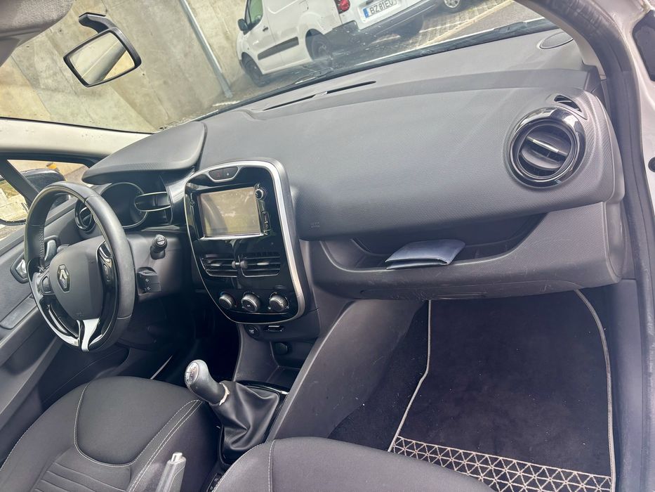 Clio Estate Iv Tce 90 Eco2 SL Limited