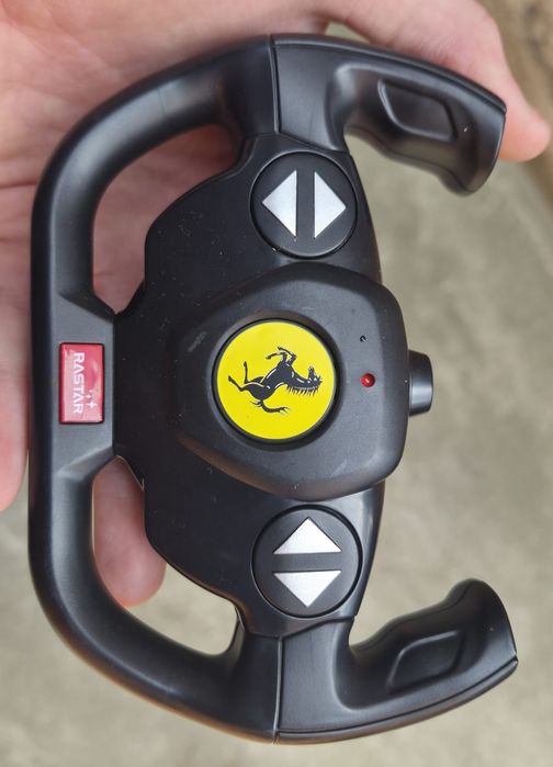 Autko na sterowanie czerwone Ferrari