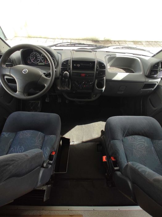 Autocaravana para alugar autónoma e versátil