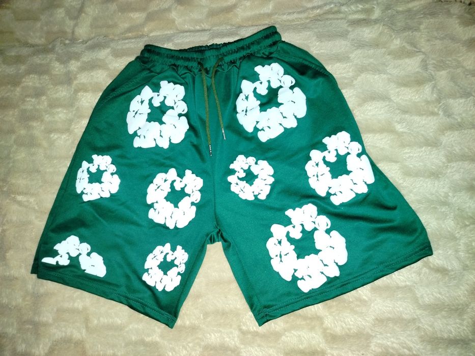 Продам шорти Деним Тирс