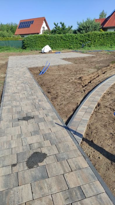 Usługi układania polbruku, kostki brukowej, inne prace ziemne