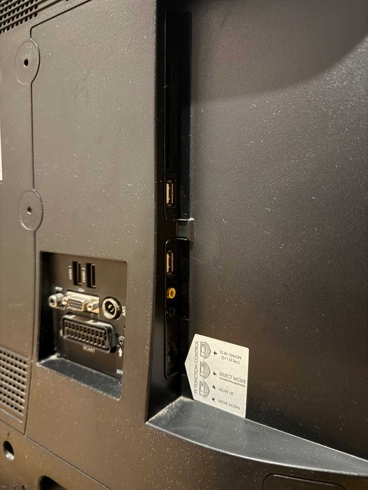 Telewizor SHARP + DEKODER DVBT-2 naziemna + kablówka 32 cale kompletny