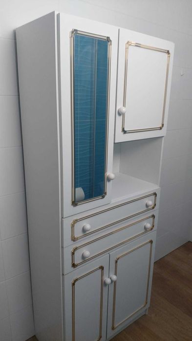 Armário de WC Vintage – Organização com Estilo Clássico!