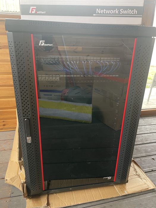 Szafa rack getford 19 cali 18u 600x600