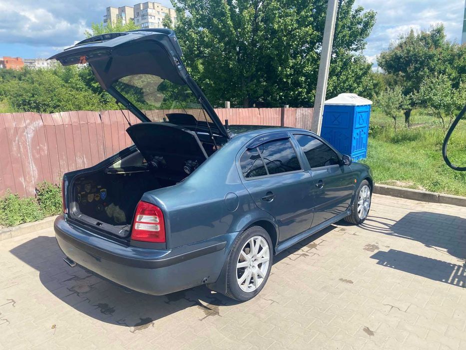 SKODA Octavia Tour