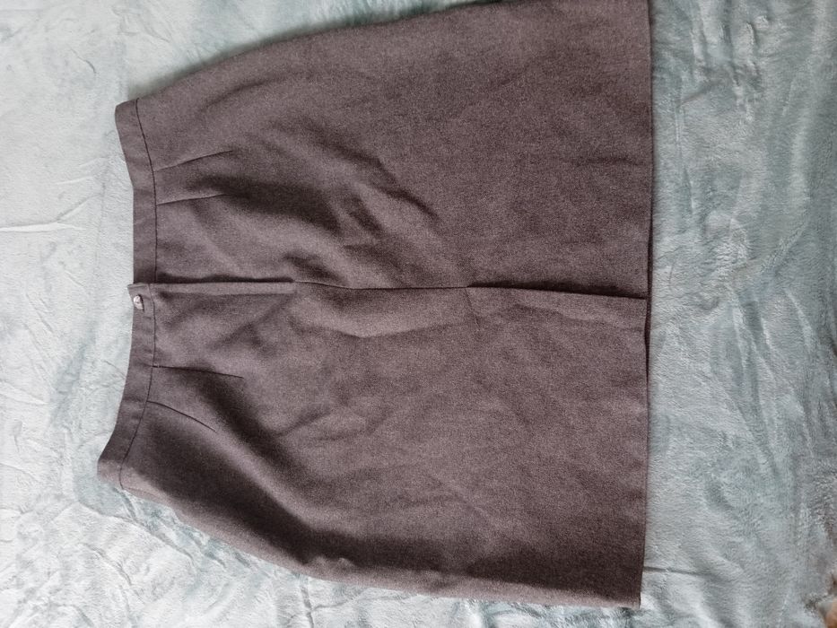 Spódnica damska przed kolana