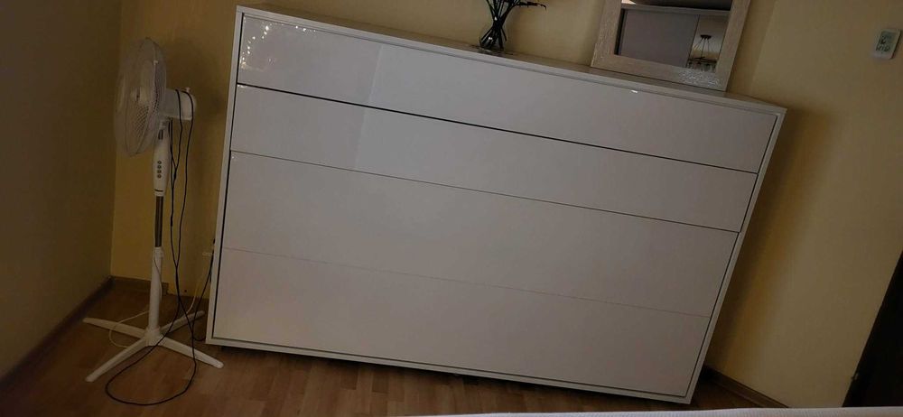 Łóżko chowane wysoki połysk stan bardzo dobry !