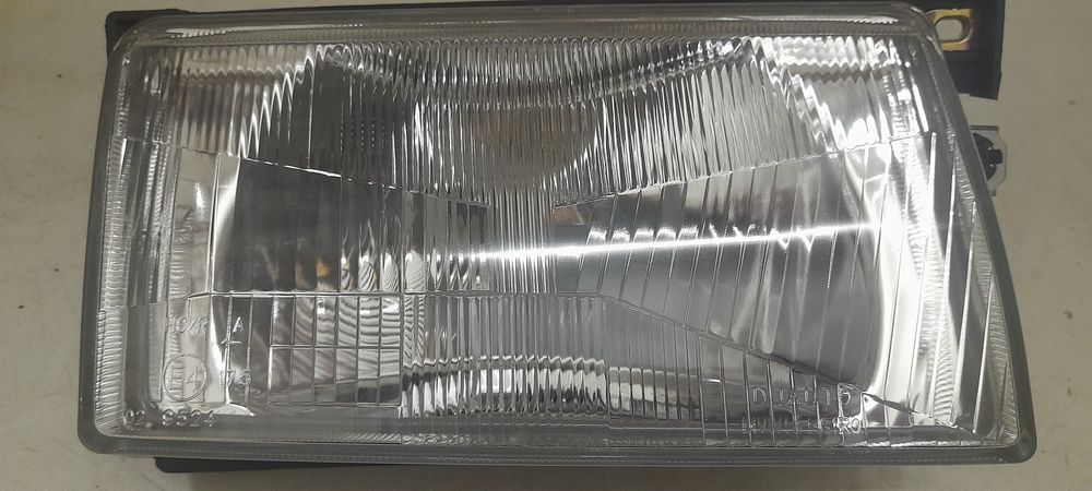 Farol lado direito polo g40
