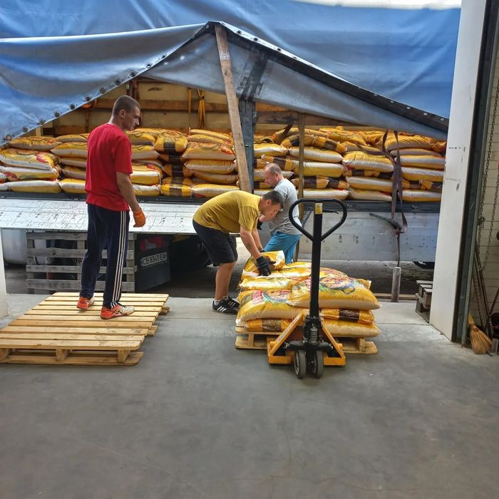 Грузчики в Киеве. Услуги грузчиков. Вантажники