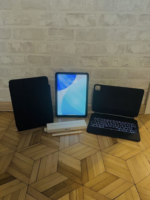 iPad Air 11” M3 128GB Wi-Fi + apple pencil, folia ochronna, etui, etui z klawiaturą
