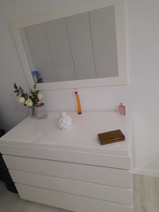 Cómoda c/ Gavetas Branca e Espelho