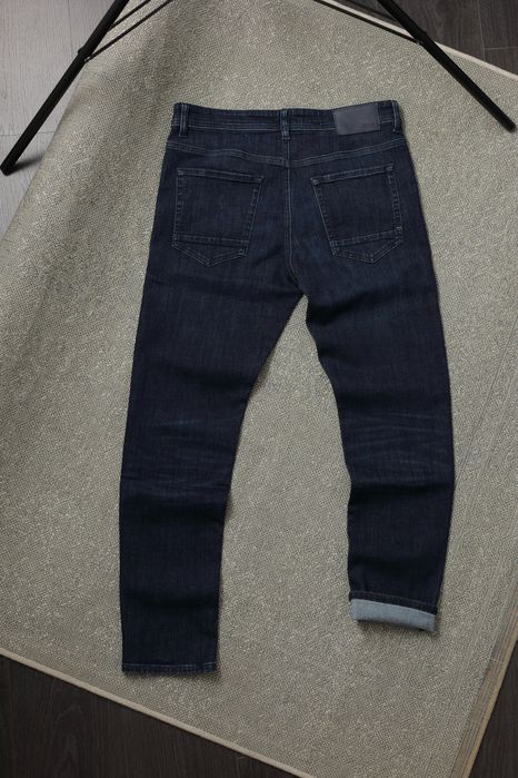 HUGO BOSS Оригінал! Чоловічі джинси 31 розмір / Темно-сині / TAPERED Fit