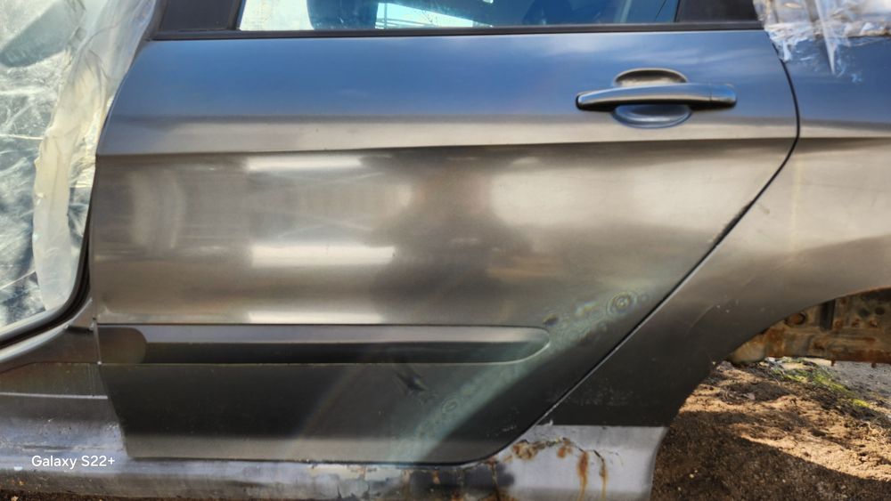 Двері Двери праві ліві передні Peugeot  пежо 308 колір фарби KTPD