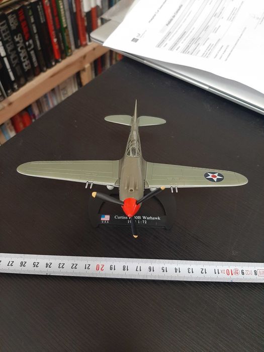 Curtiss P-40B Warhawk -  1942 - 1:72 - World War II Planes - USA