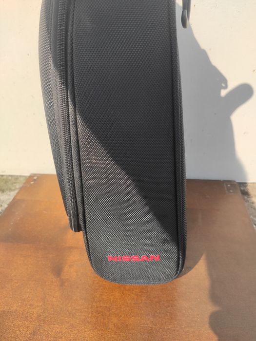 Сумка Nissan Leaf для зарядки