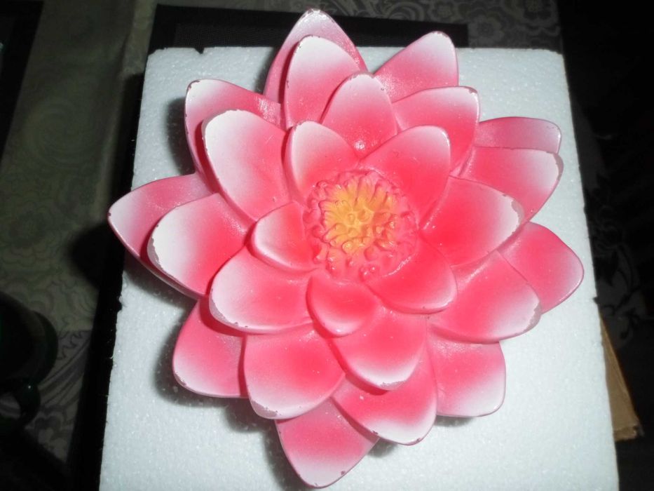 Sprzedam sztuczną lilię