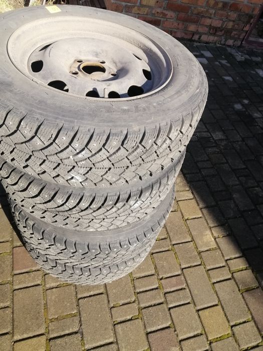 Резина 195/65 R15  шип на дисках ціна за 4