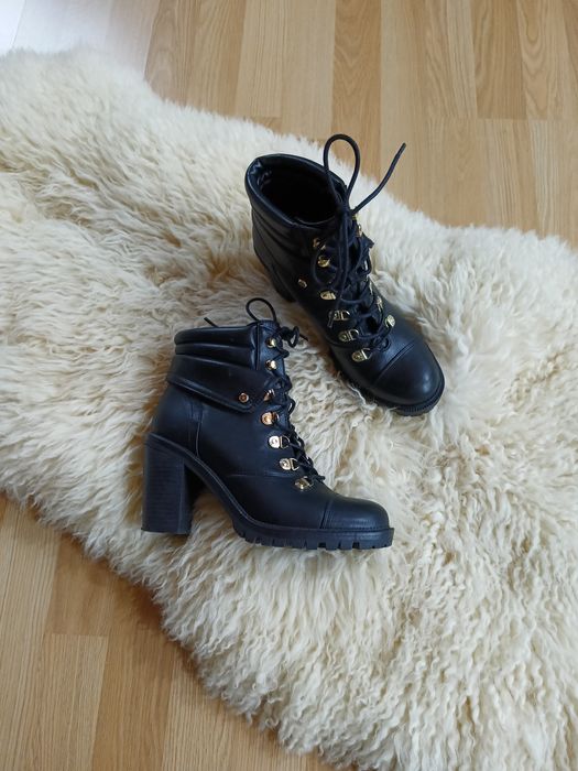 Ботильйони жіночі демісезонні Guess