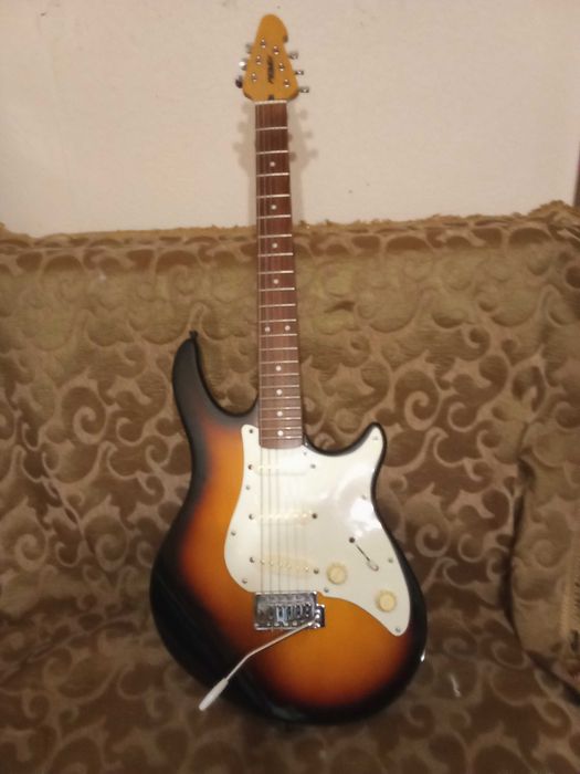 Peavey Raptor Special (Корея) схема S-S-S. в плотном фирменном чехле Peavey. Как новая. всё работает