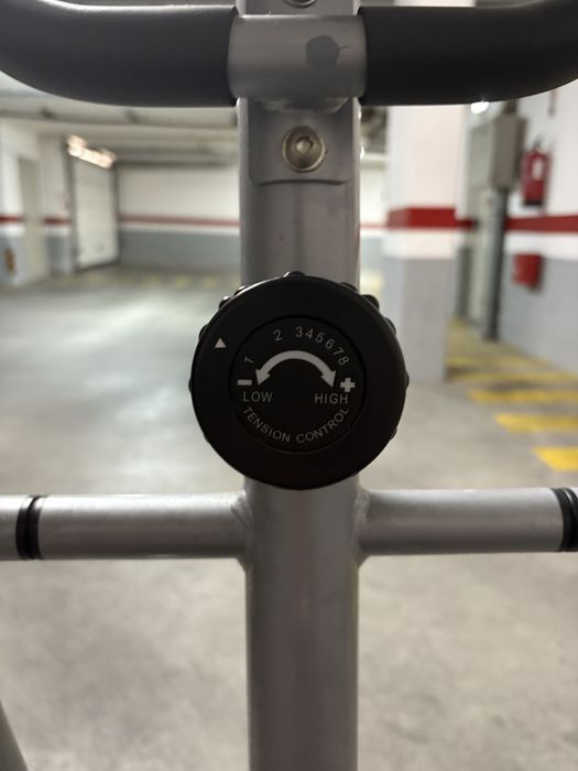 Bicicleta elitpica de ginásio em perfeitas condições