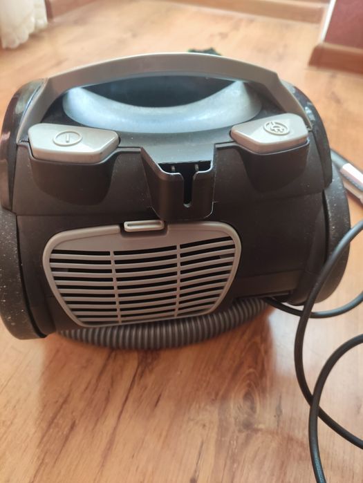 Пилосос для сухого прибирання пилосмок без мішка