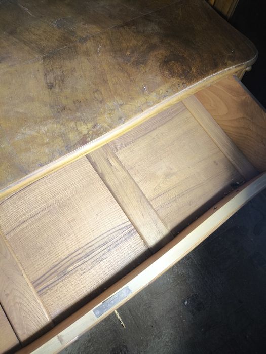 Cómoda antiga de madeira maciça - Modelo clássico ideal para restaurar