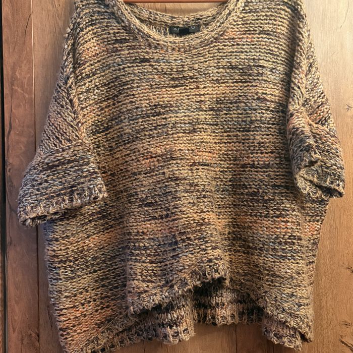 Sweter z krótkim rękawem