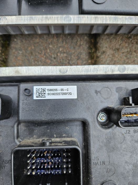 Боді контролер vcbatt Tesla S/X Plaid 1588205-05-C  1567164-04-b