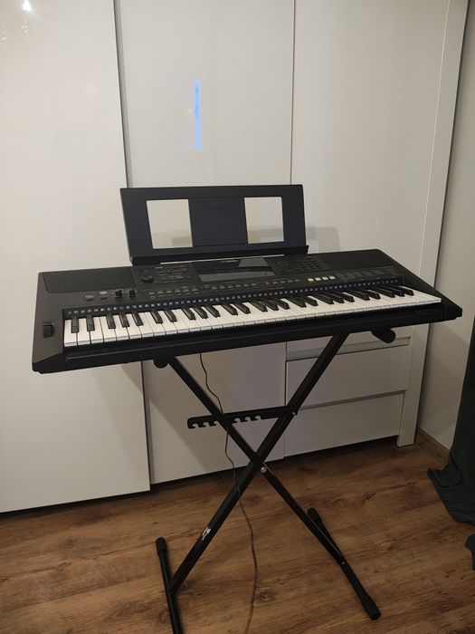 Sprzedam YAMAHA PSR-E463
