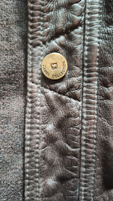 Casaco camel em pele