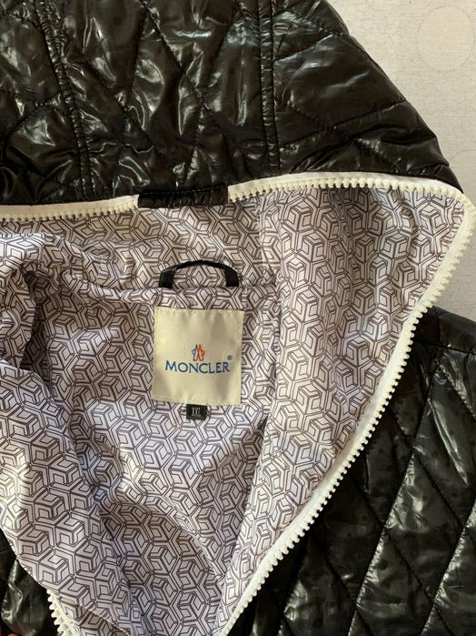 Жіноча осіння куртка "moncler"