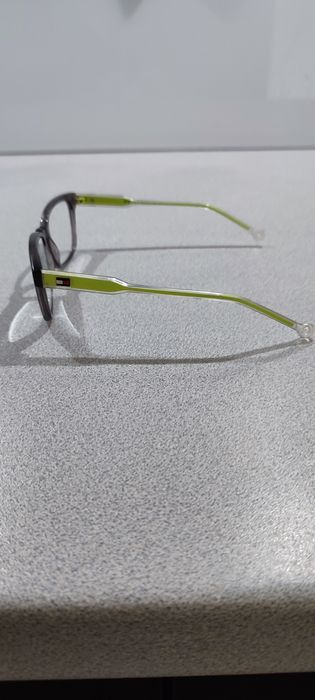 Oprawki Tommy Hilfiger młodzieżowe