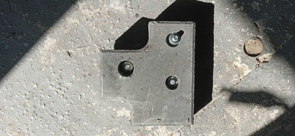 Przeciwaga górna betonowa ze śrubami