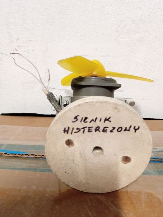 Wiatrak 1971 r.-ZSRR- silnik histerezowy.
