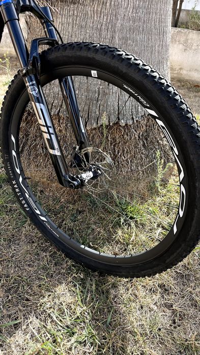 Specialized Epic Expert + RockShox SID SL Ultimate Brain (suspensão nova com garantia)