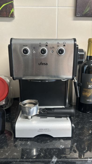Máquina de Café Expresso Ufesa CE7141 – Excelente Estado