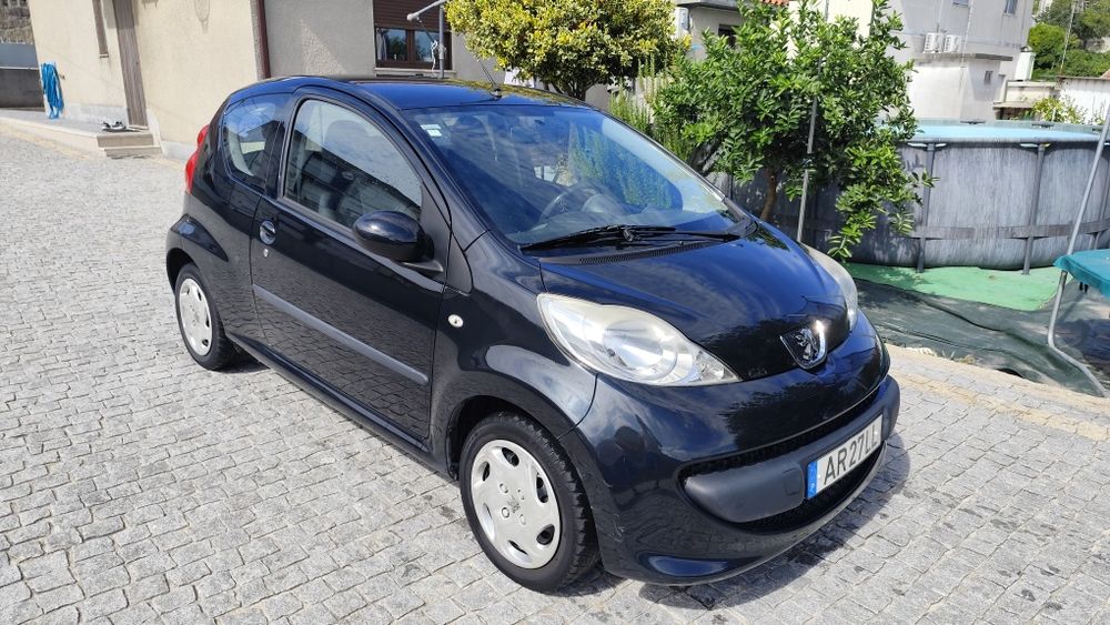 Peugeot 107 1.0 3portas foto 2
