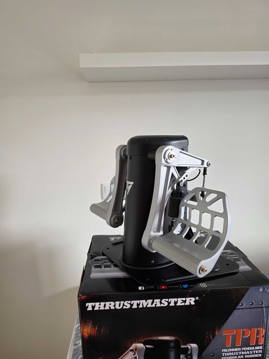 TPR: Thrustmaster Pendular RUDDER