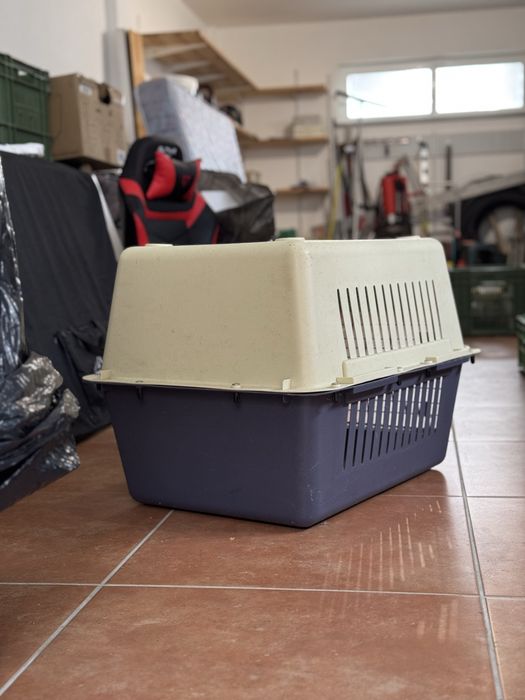 Transportadora para cães de porte médio