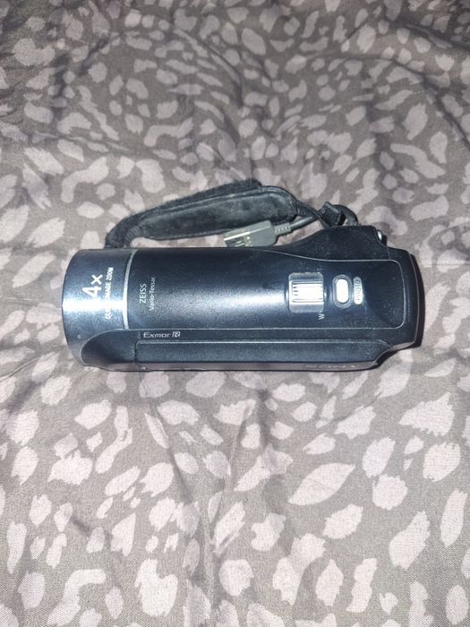 Відеокамера Sony HDR - CX 240E