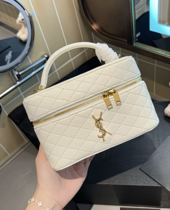 Сумка ysl yves saint laurent біла/молочна vanity косметичка